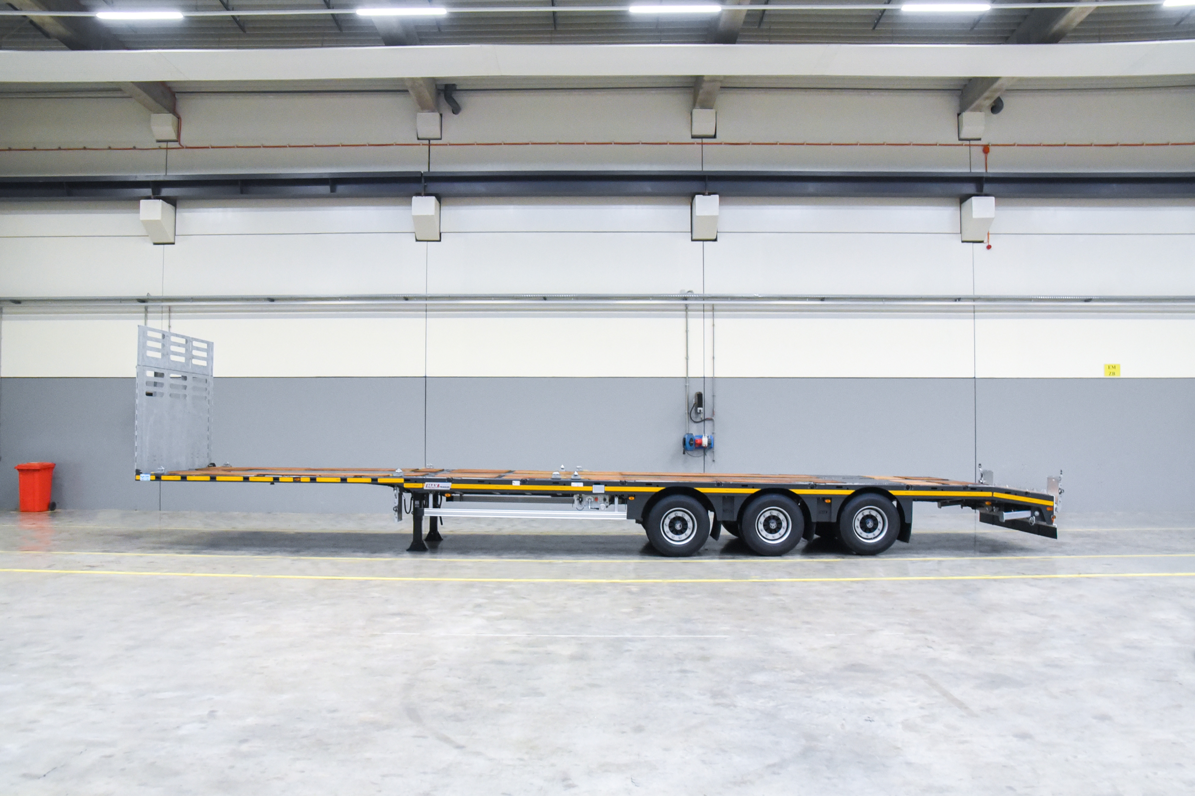 Flatbed trailer MAX Trailer MAX200 vehicle for sale