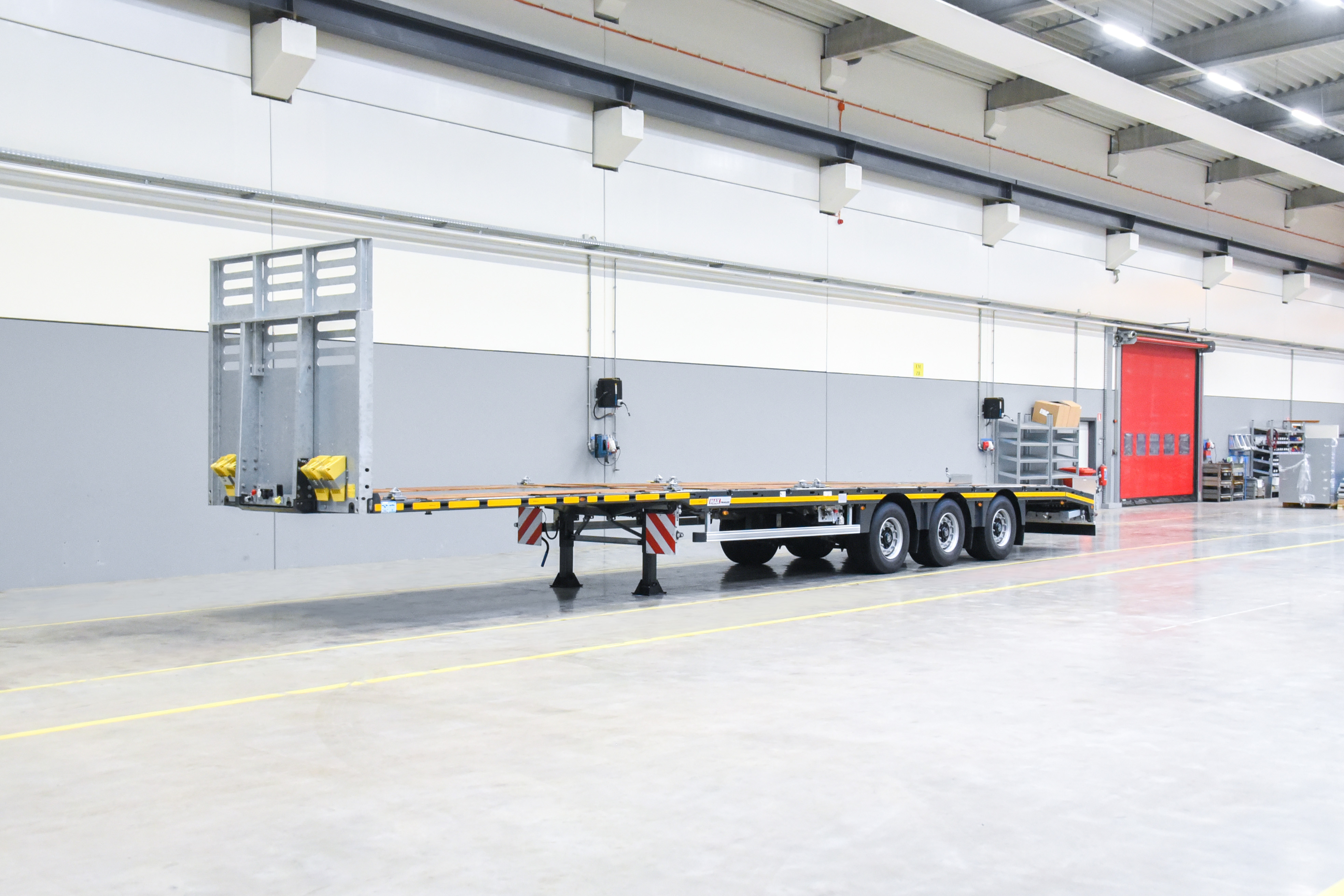 Flatbed trailer MAX Trailer MAX200 vehicle for sale