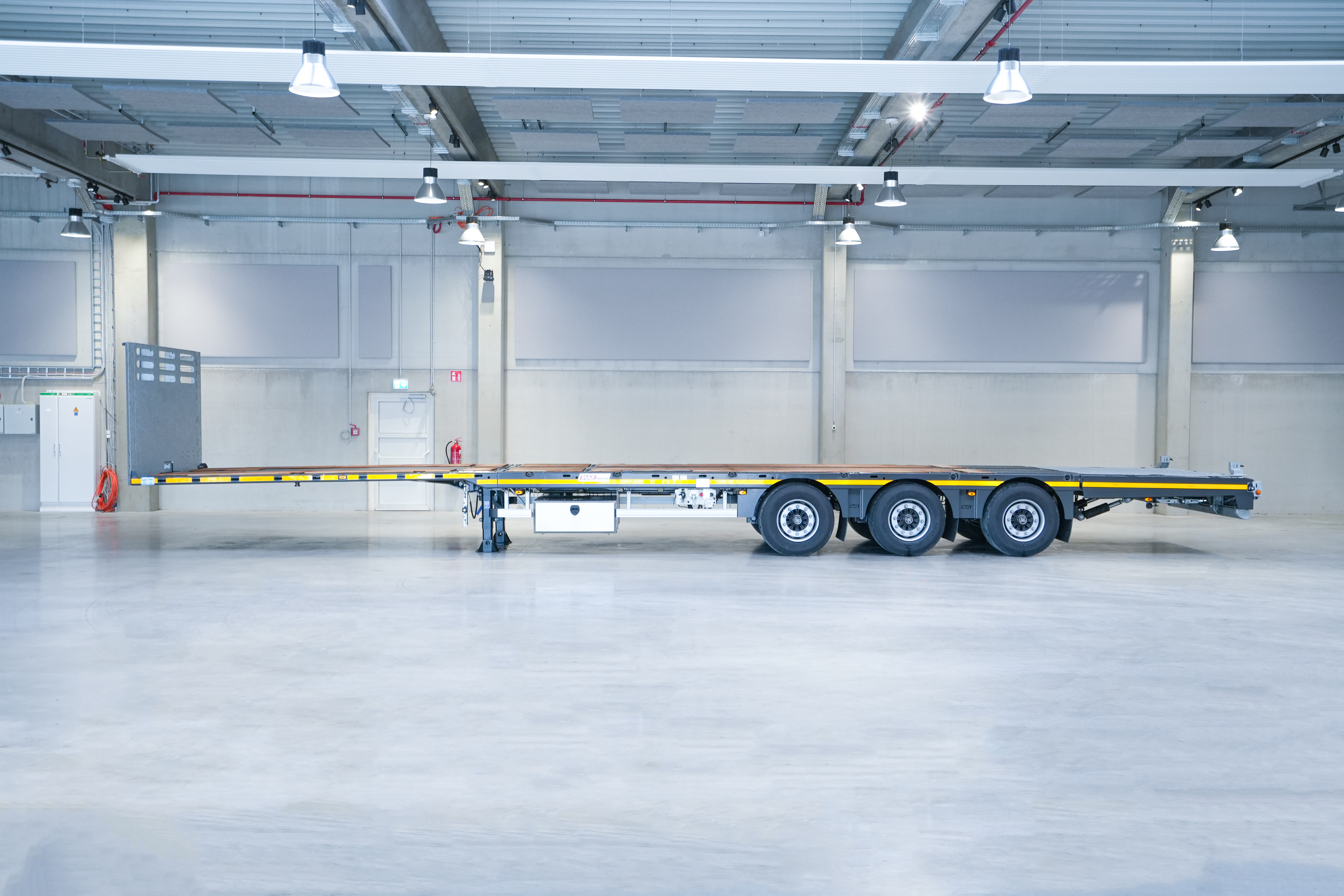 Flatbed trailer MAX Trailer MAX200 vehicle for sale