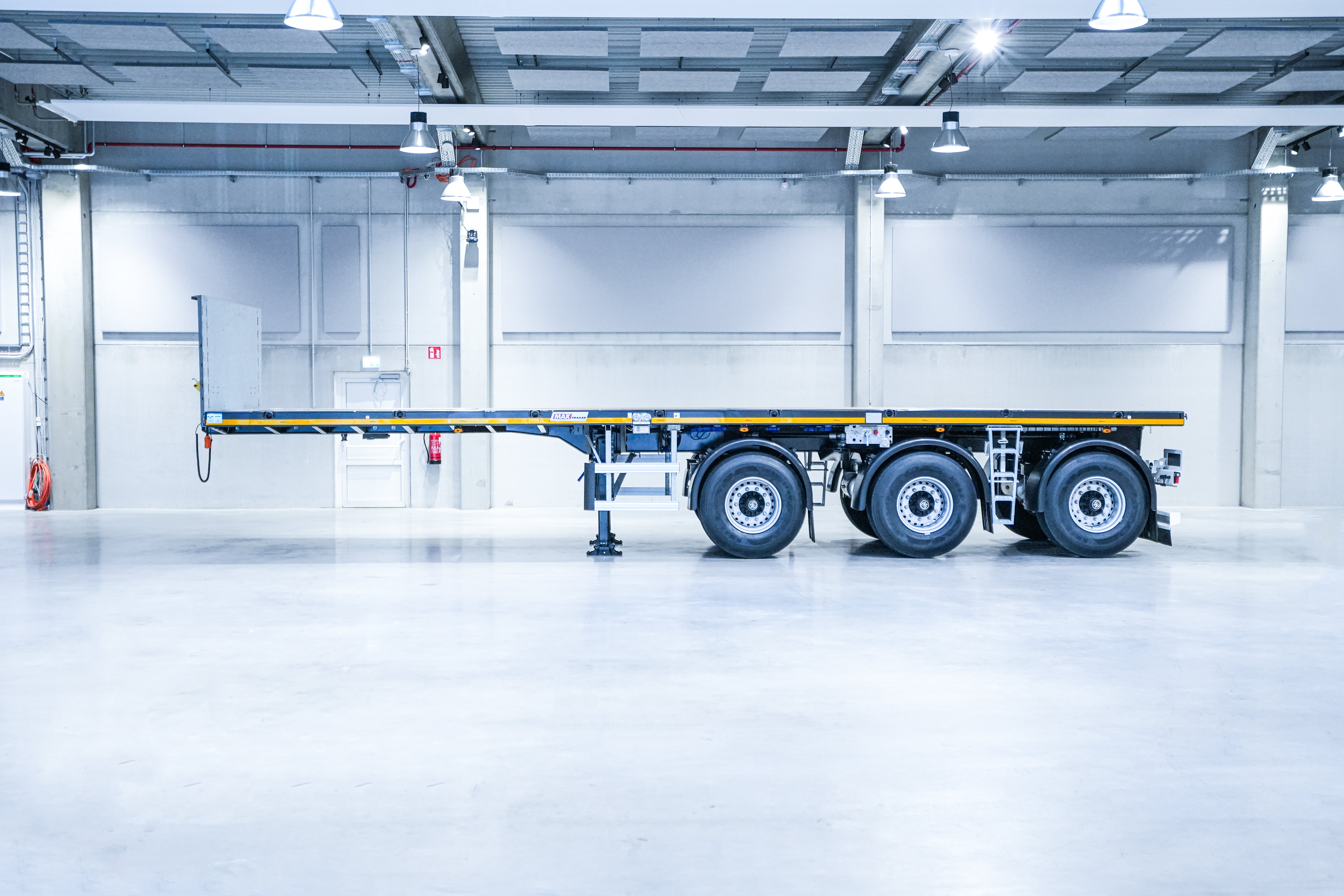 Flatbed trailer MAX Trailer MAX410 vehicle for sale
