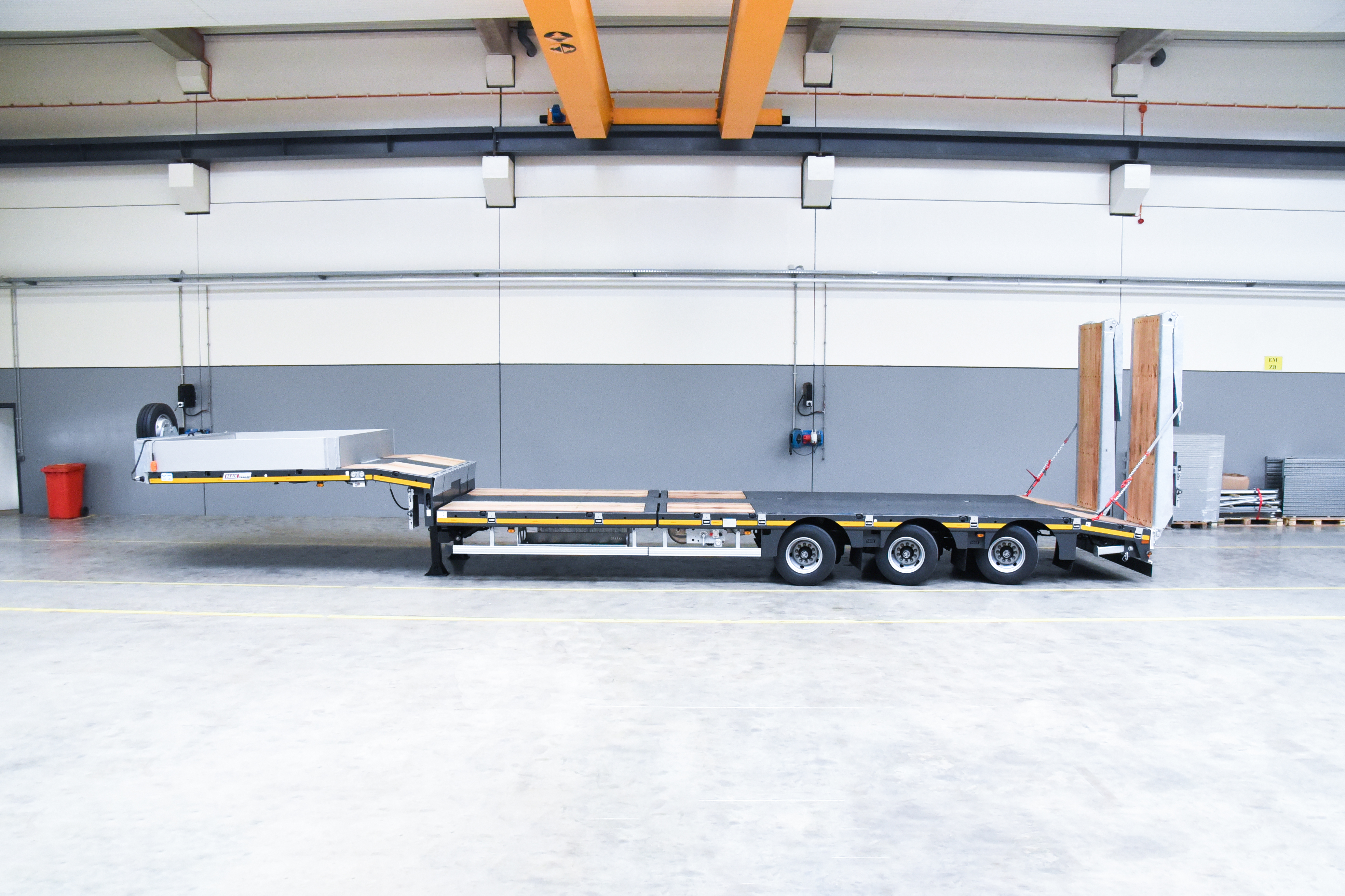 Low loader MAX Trailer MAX110 vehicle for sale