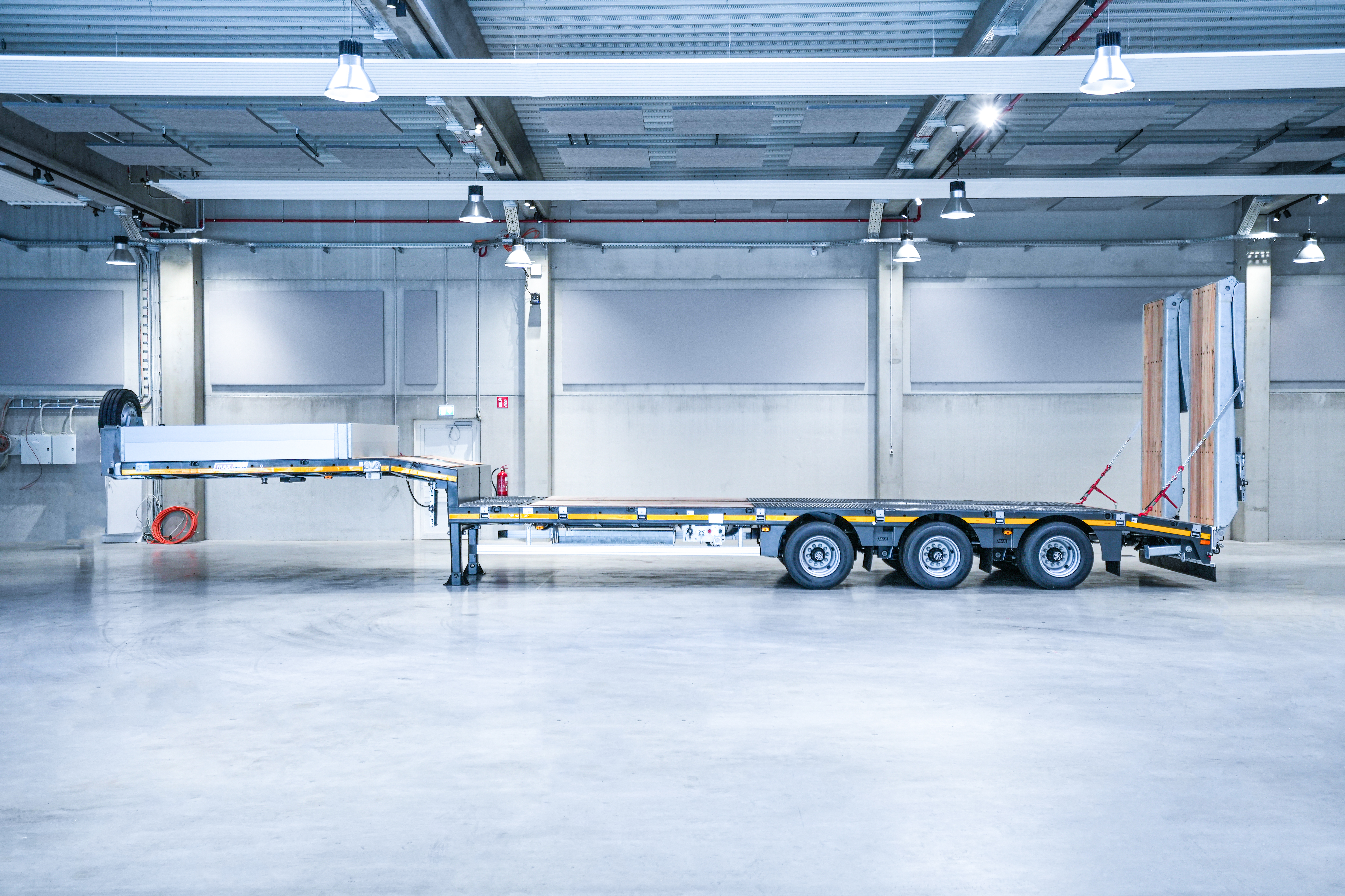 Low loader MAX Trailer MAX110 vehicle for sale