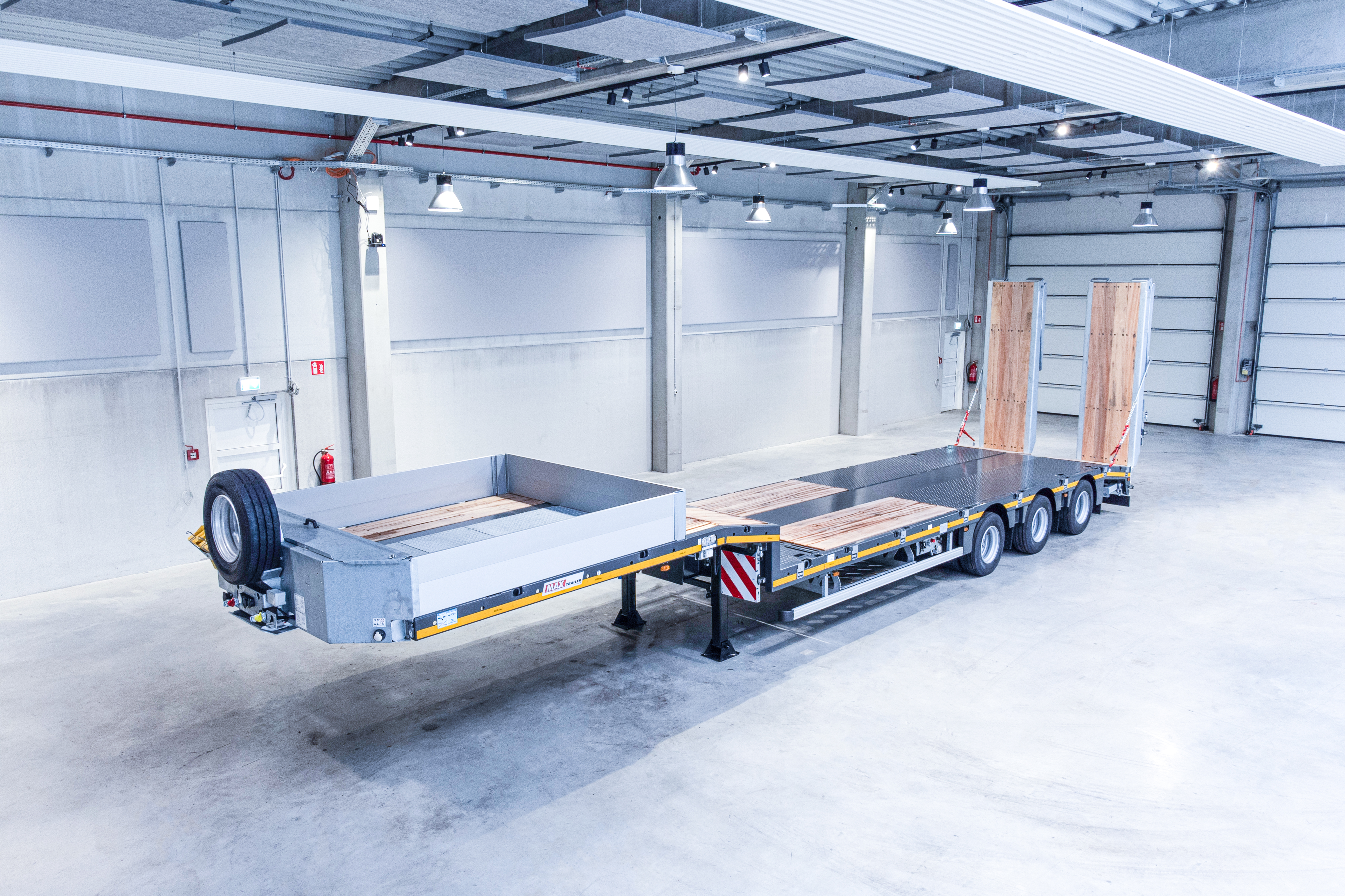 Low loader MAX Trailer MAX110 vehicle for sale