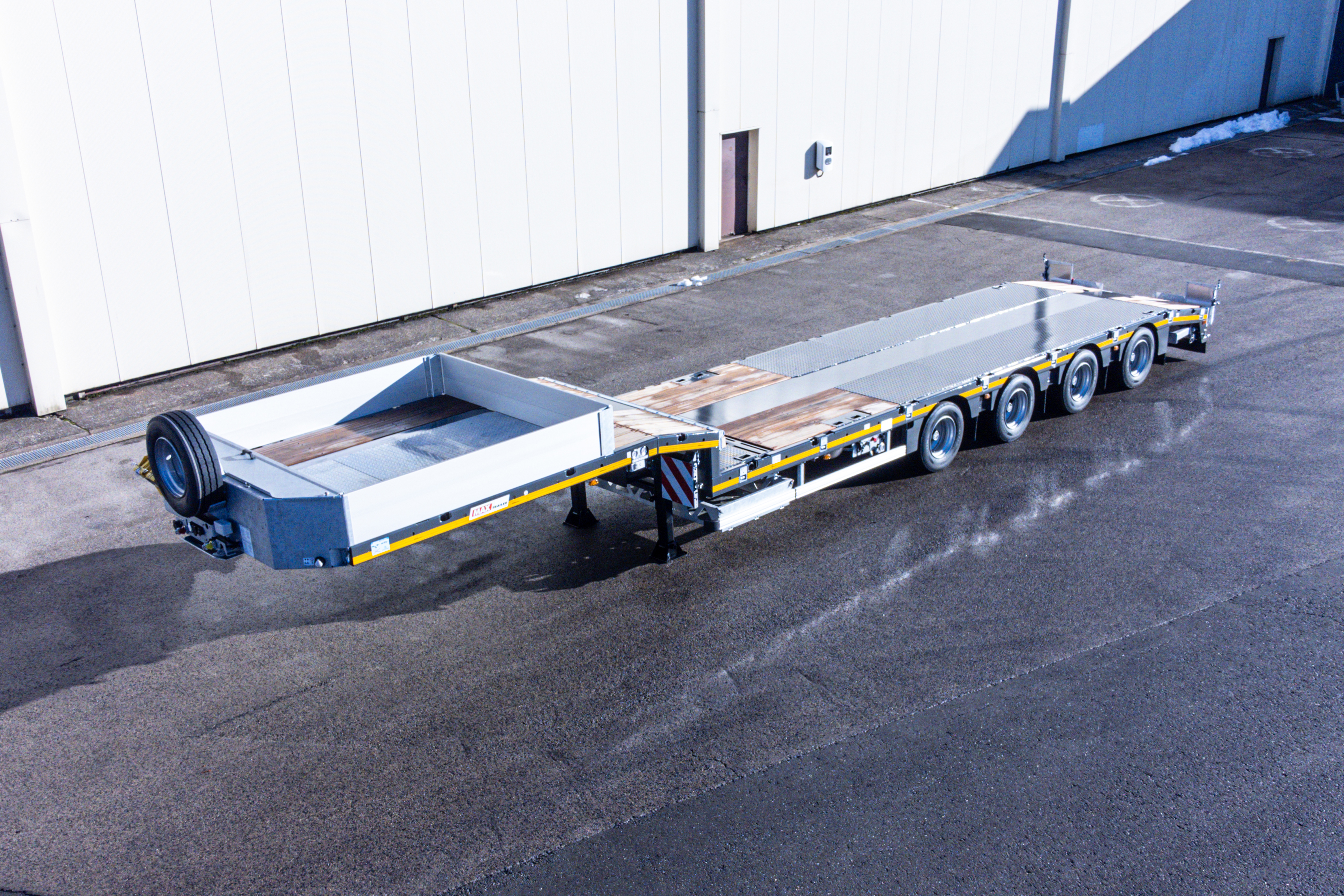 Low loader MAX Trailer MAX110 vehicle for sale