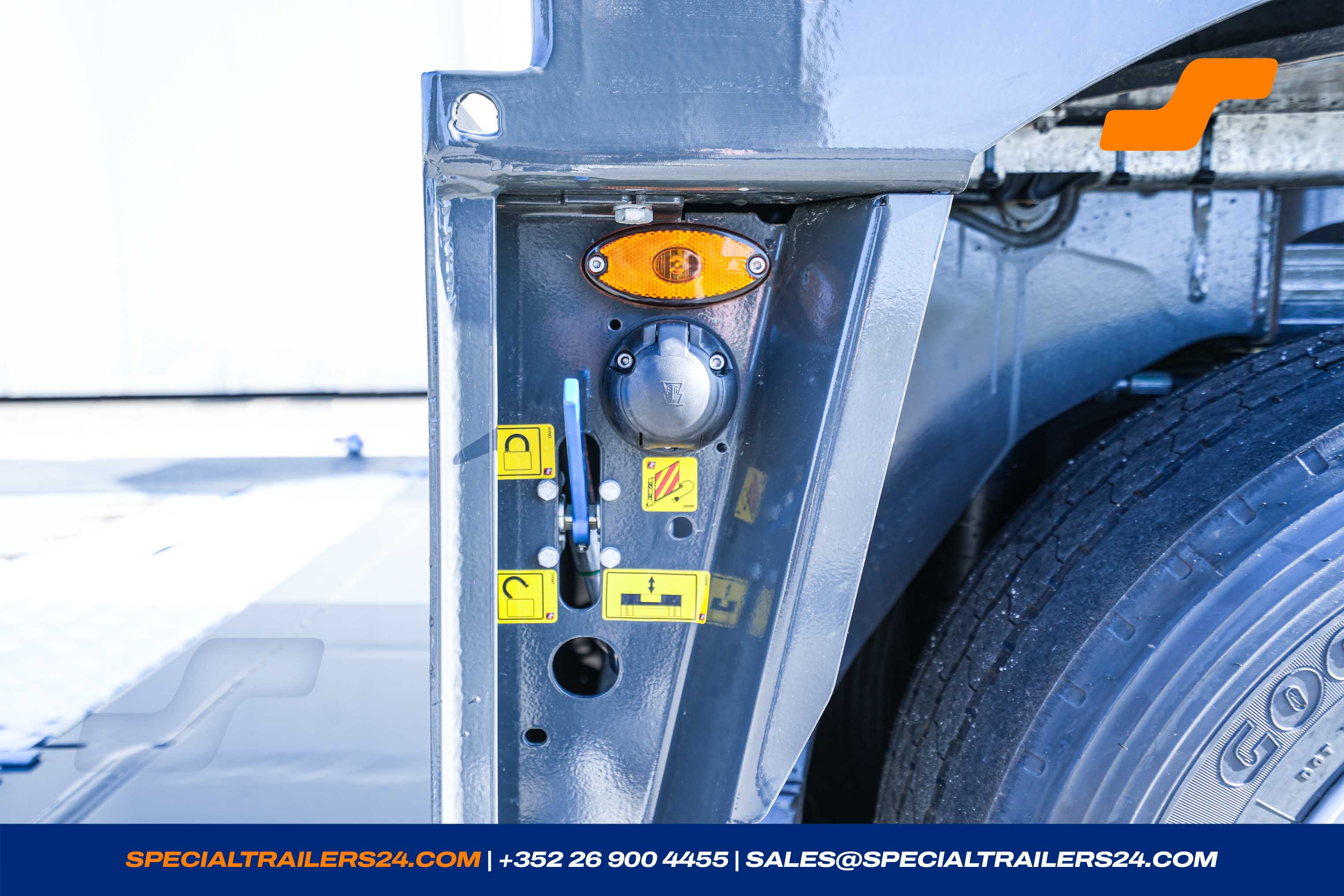 Lowbed trailer Faymonville MegaMAX vehicle for sale (image count prefix 36/64)